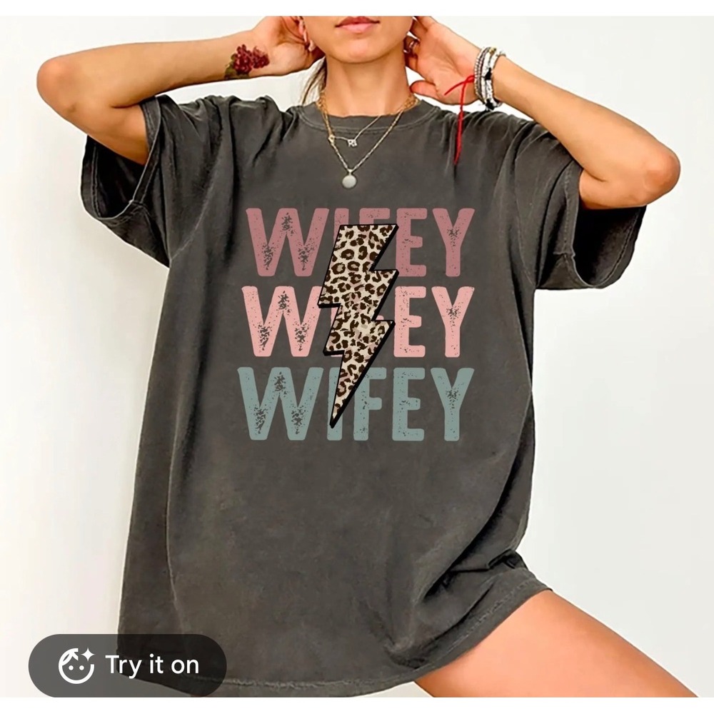 Women's "Wifey" Acid Wash Graphic T-Shirt โ 2XL โ NWOT